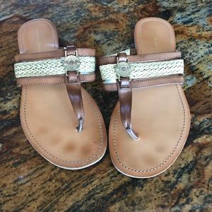 Tommy Hilfiger Women’s Split Toe Casual Sandal